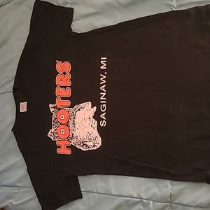 Hooters short sleeve